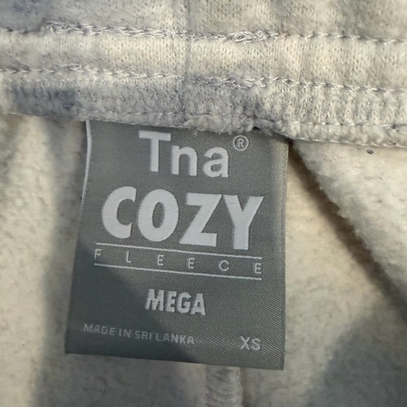 Aritzia TNA Mega Raglan Hoodie and Mega Sweatpants SET - Picture 6 of 6